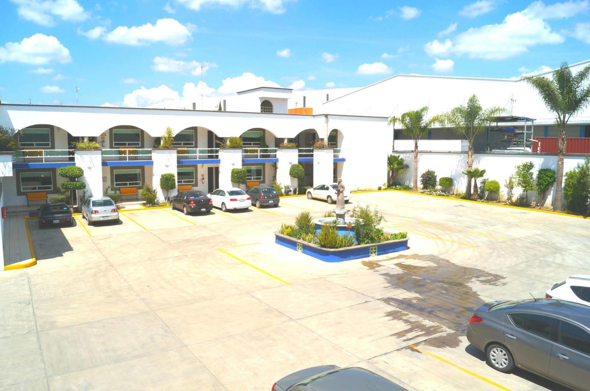 Global Express Puebla - Finsa Hotel Exterior foto